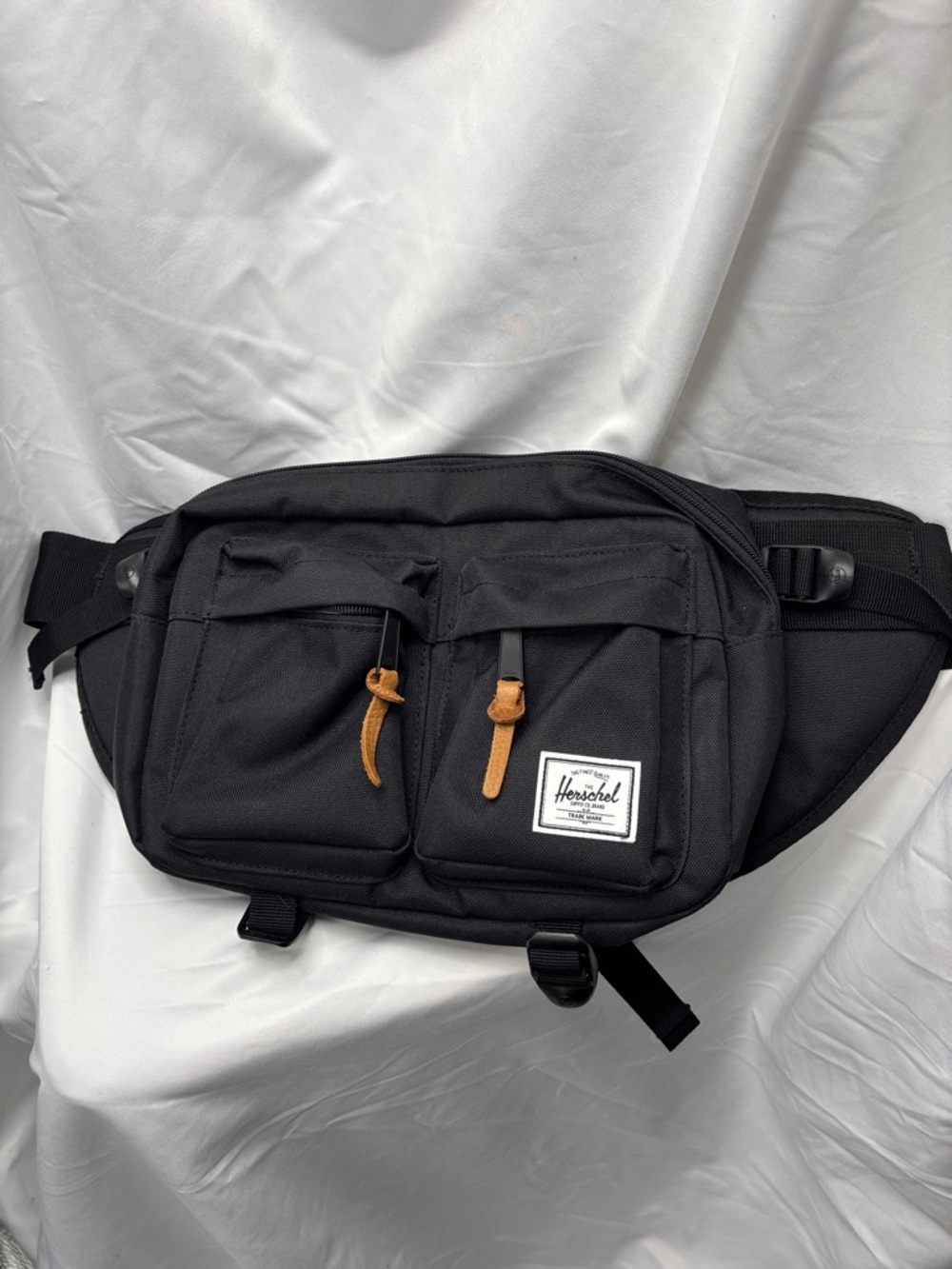 Herschel Supply Co. Eighteen Hip Pack Black Waist Bag Fanny Pack Adjustable Size